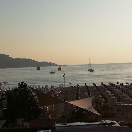 B&B Baia Delle Sirene Giardini Naxos Exterior photo